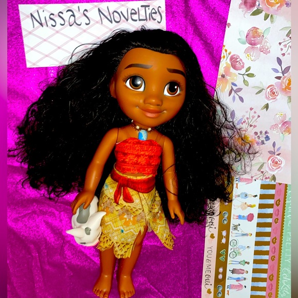 Moana 18inch Doll with complete outfit & Pua - Picture 1 of 6